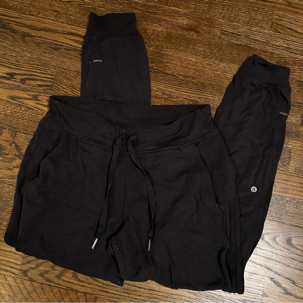 Lululemon black jogger sweatpants